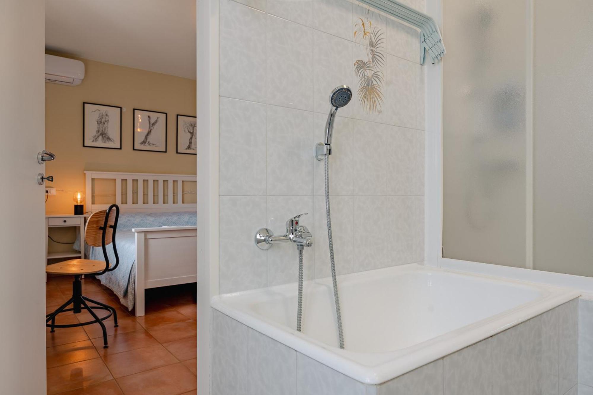 Garda Doma Bed & Breakfast Brenzone sul Garda Bagian luar foto