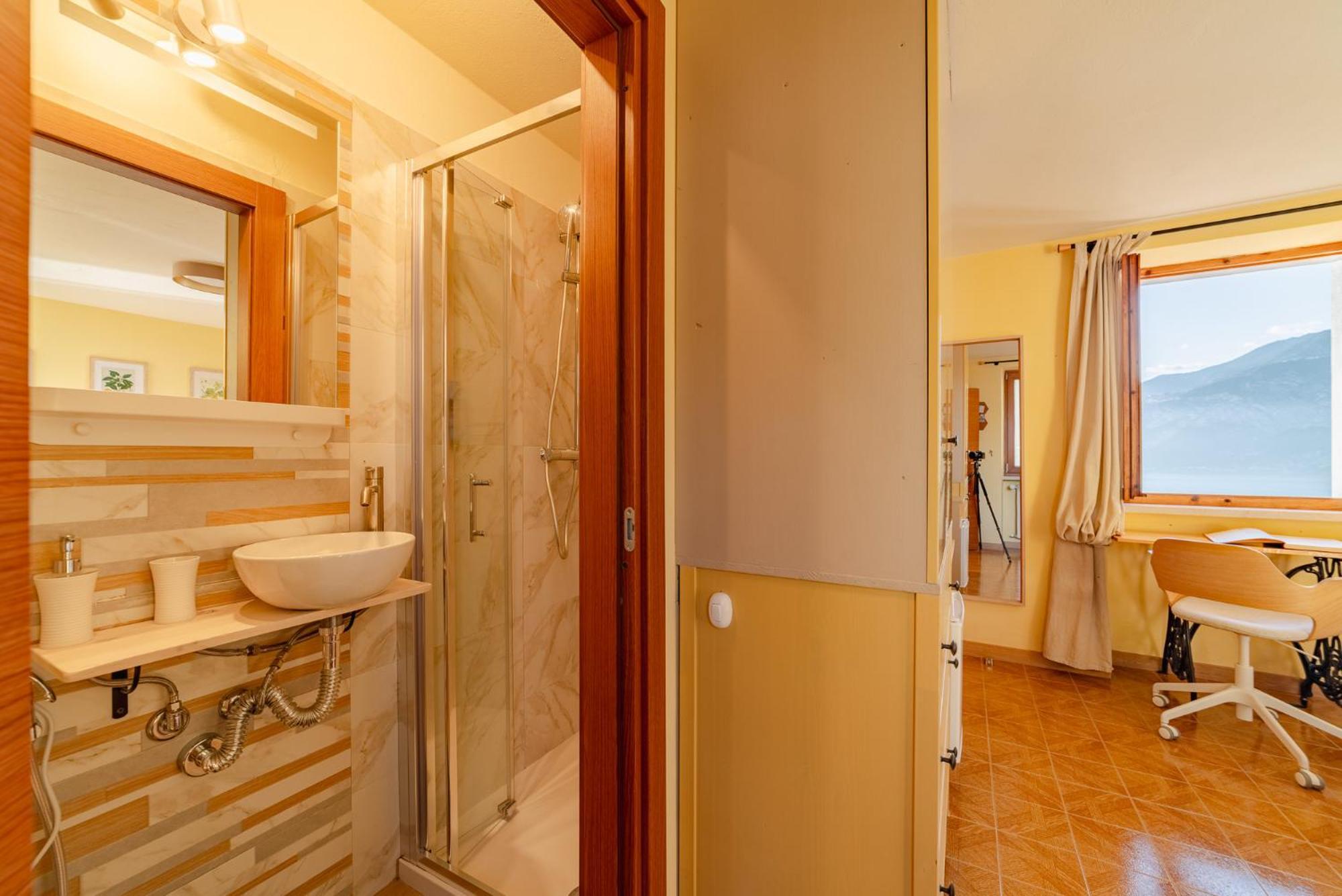 Garda Doma Bed & Breakfast Brenzone sul Garda Bagian luar foto